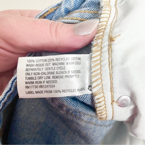 Wild Fable Size 12 Women's Super-High Rise Cut Off Jean Shorts Blue Denim - Picture 4 of 9